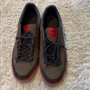 Like new men’s adidas